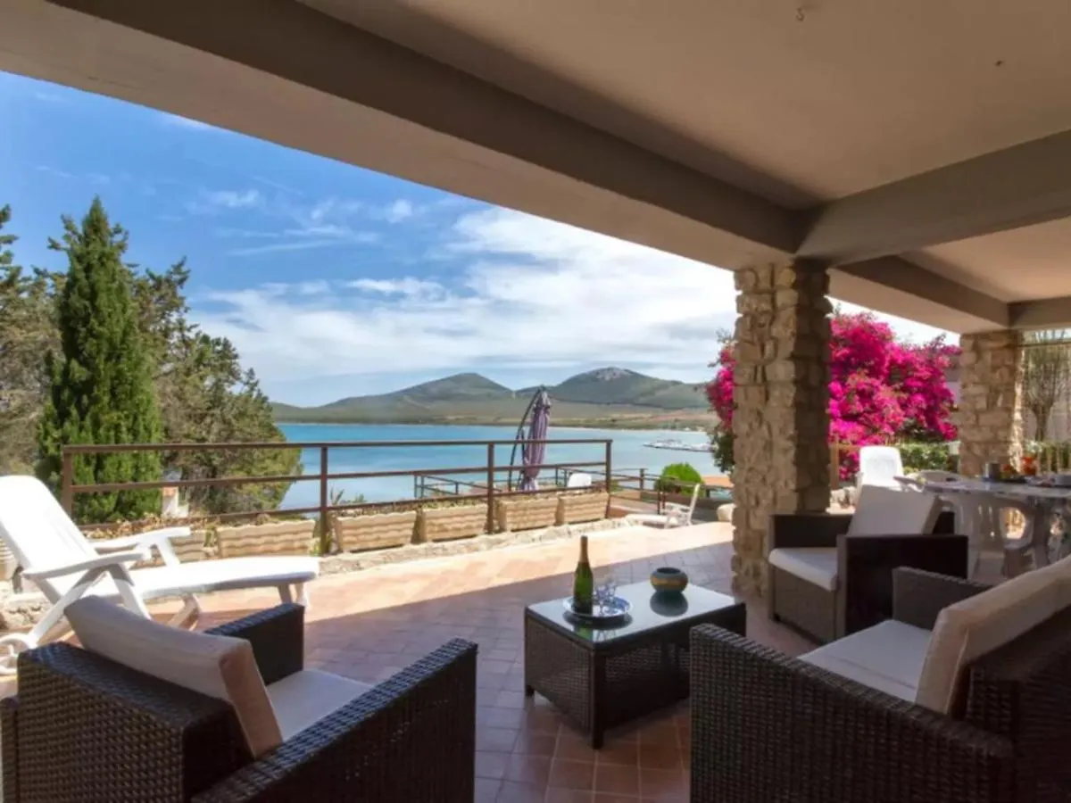 Villa Flavia Direttamente Sul Mare Con Terrazza Incantevole Per 6 Persone Alghero