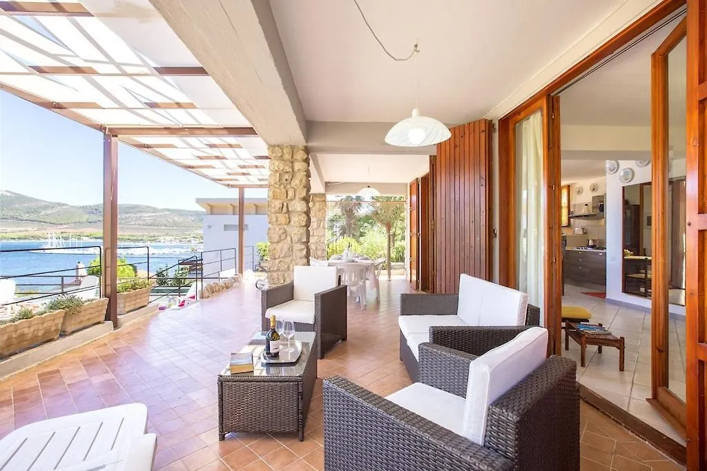 Villa Flavia Direttamente Sul Mare Con Terrazza Incantevole Per 6 Persone Alghero Vakantiehuis