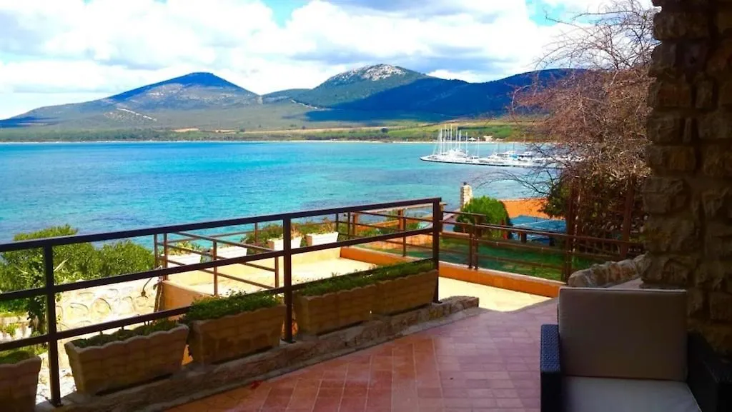 Villa Flavia Direttamente Sul Mare Con Terrazza Incantevole Per 6 Persone Alghero
